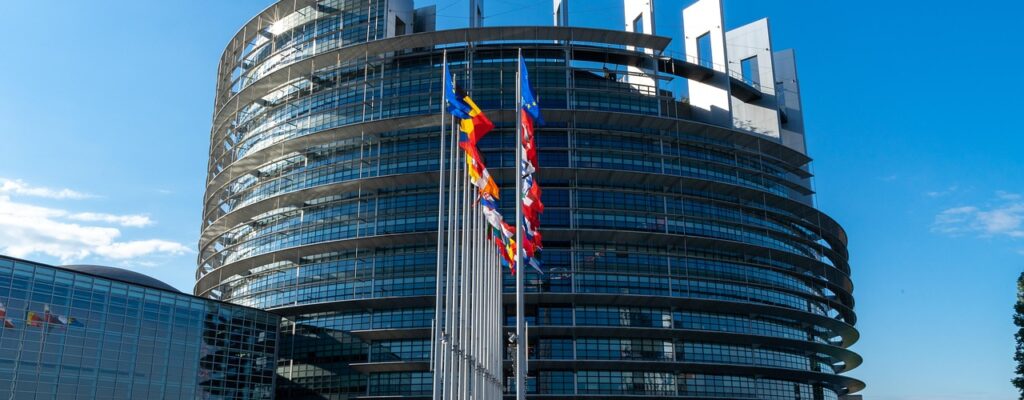 Maksimal synlighed: Derfor bør du bruge reklameflag med tryk til sportsbegivenheder